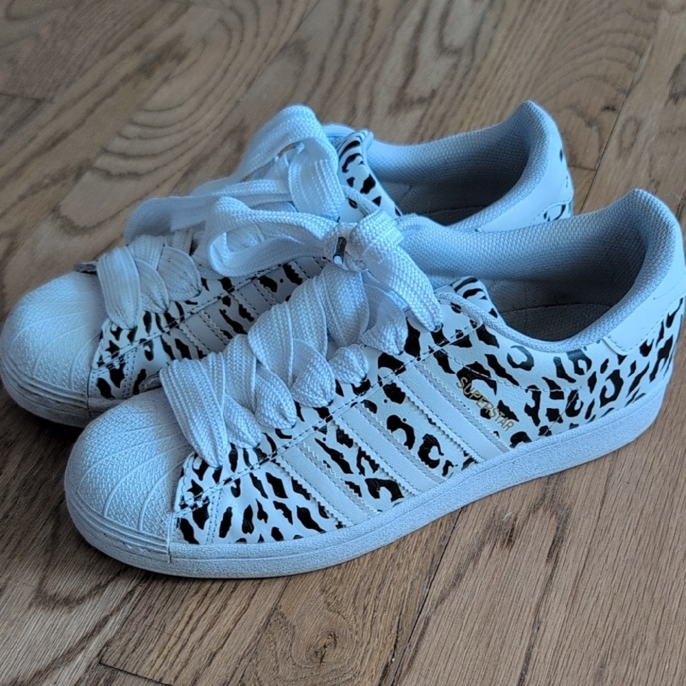 Adidas Women's White and Black Patterned Sneakers
